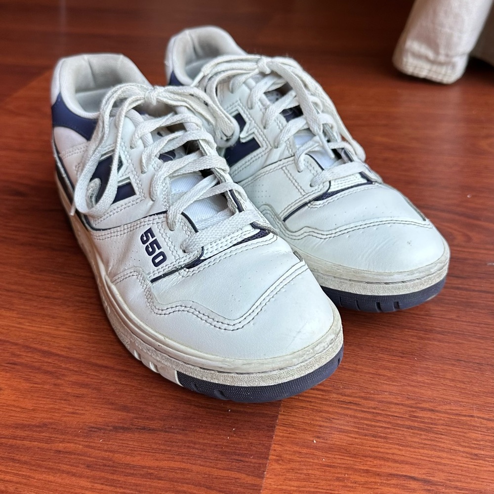 New Balance 550 Men’s 9.5 Women’s 11